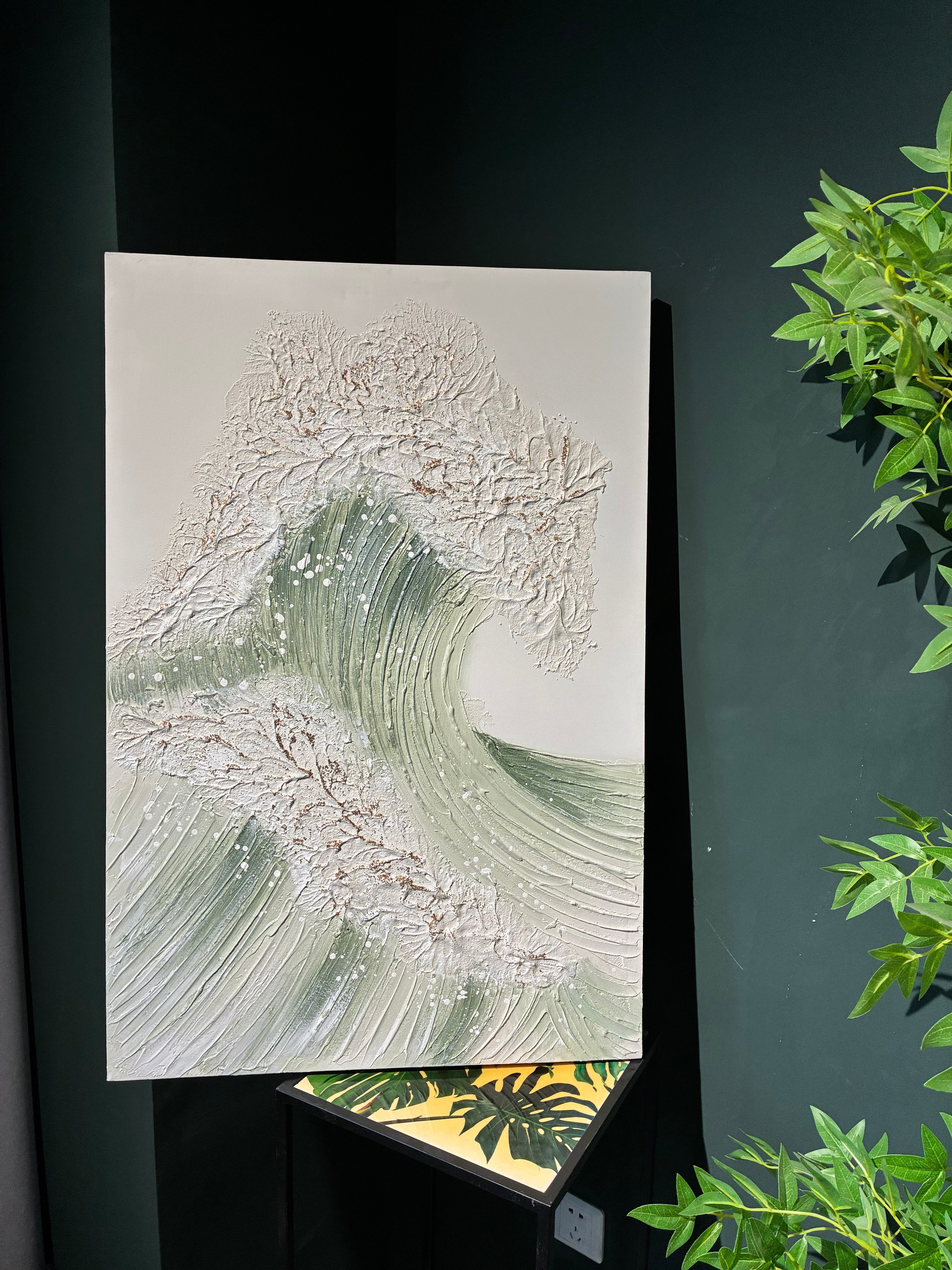 Close detail of the deep white plaster wave crest
