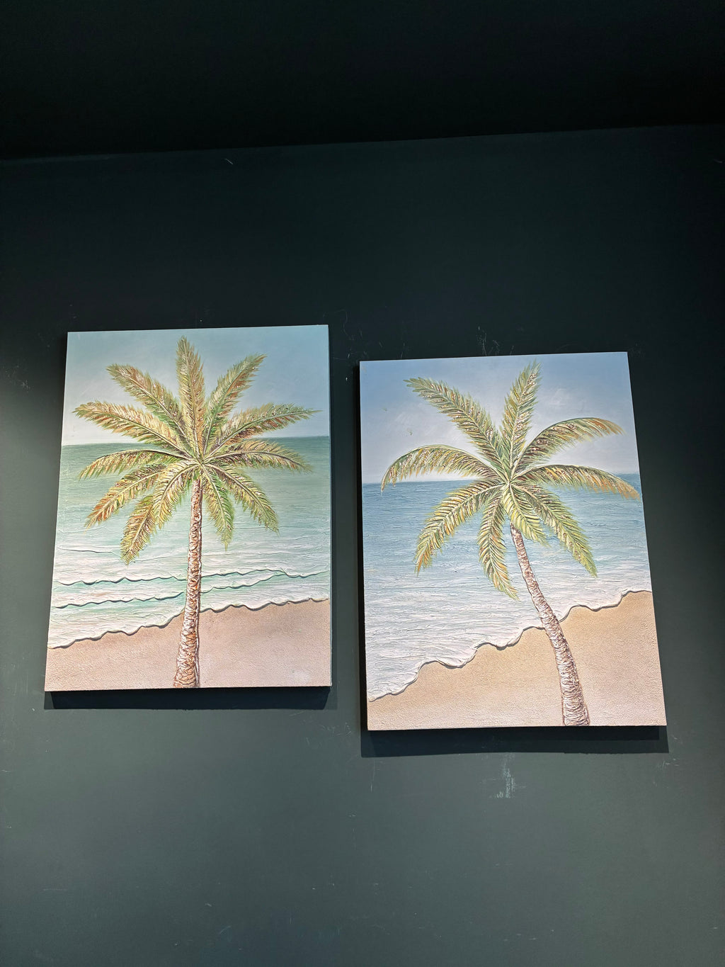 Close detail of the raised palm fronds and gold edging