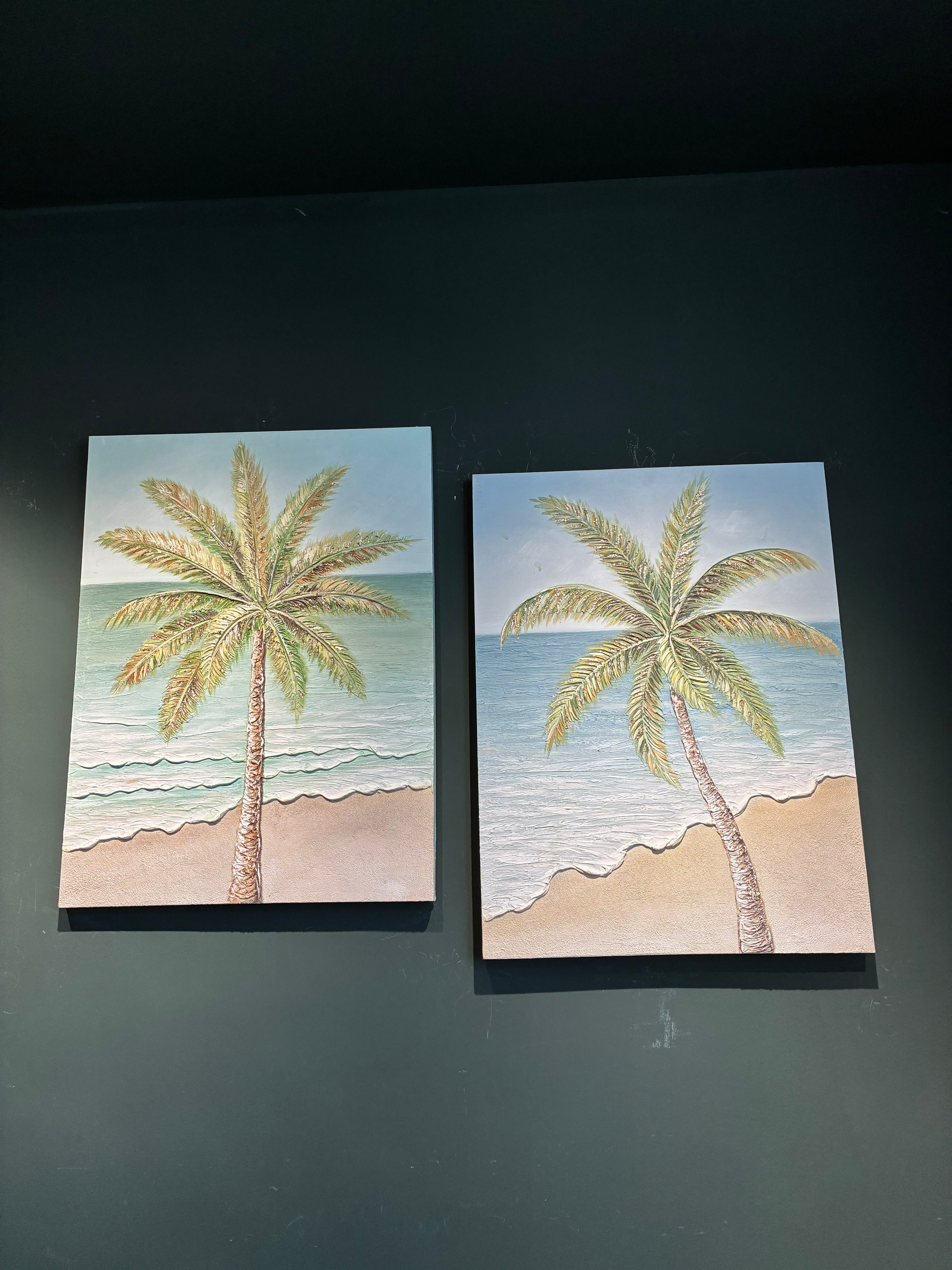 Close detail of the raised palm fronds and gold edging